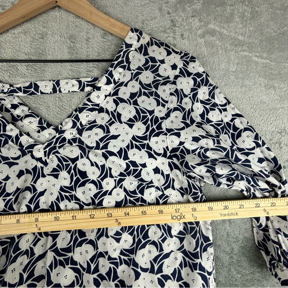 Anthropologie Postmark Top Womens 12 Blue White Floral V-Neck - Picture 11 of 16